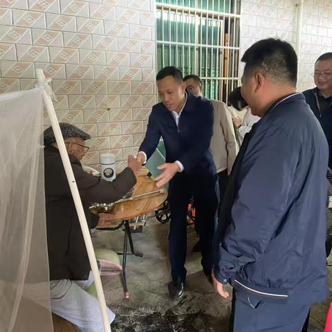 区委副书记、区政府区长石廷伟同志下访到退伍老兵家中开展慰问活动