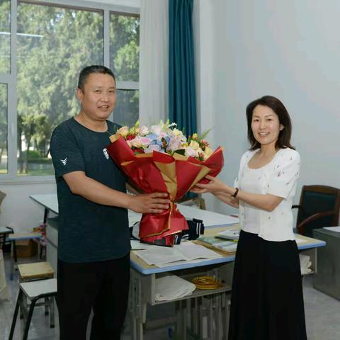上党区科协主席侯建霞看望慰问我区科技工作者