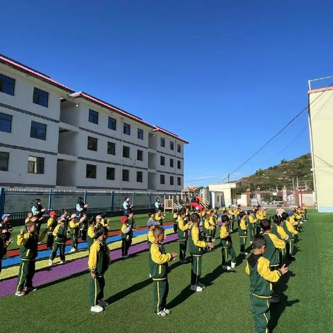 赴春之约 共话成长——张棉中心幼儿园2025年春季学期家长会