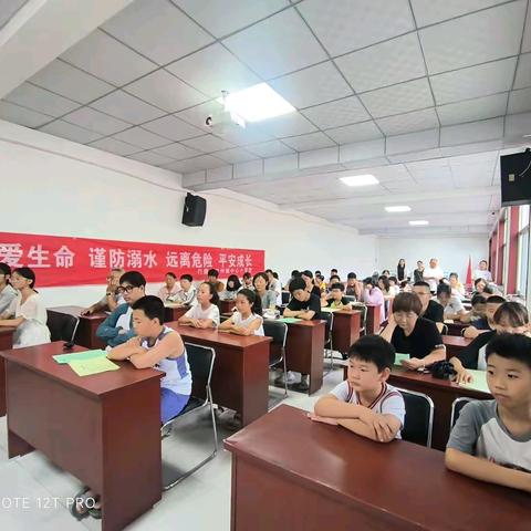 生命至上，共筑安全防线-----北街小学携手北关、北街社区开展防溺水宣传活动