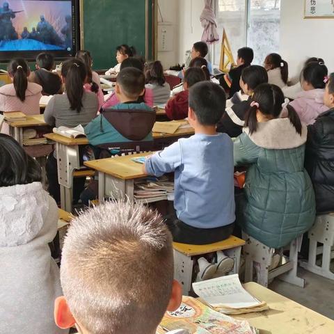 蔡庄镇后黄小学“观红色经典，传红色精神”——红色影视入课堂，进心间活动