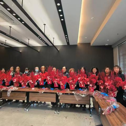 百联又一城工会举办年宵花插花活动