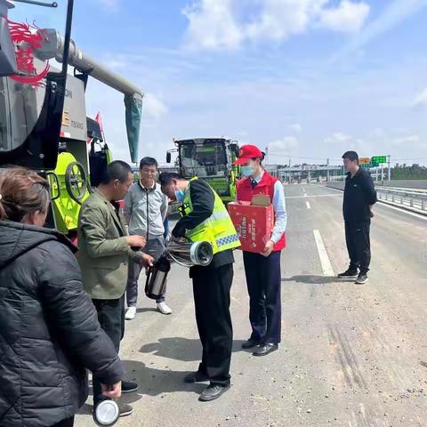 劳动采摘，乐在丰收—罗山北站打造绿色家园