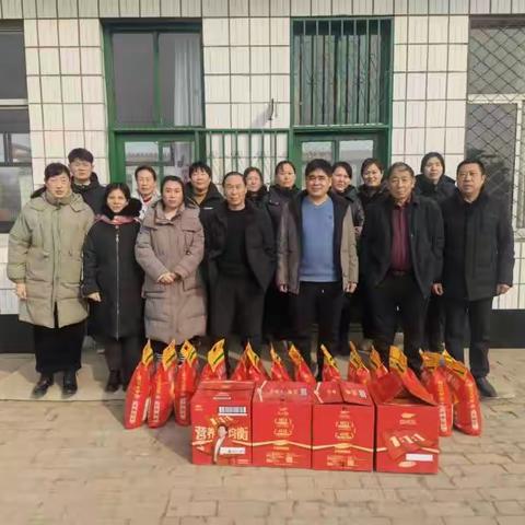 情暖寒冬，共育未来——前孟回村两委领导寒假前夕慰问前孟回小学教师
