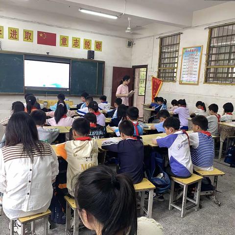 谱新篇——桥东小学迎接丰城市教体局对学校教学教研工作的视导