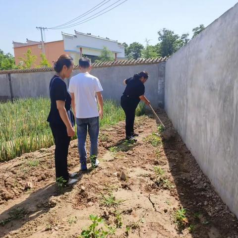 豫灵镇麻庄小学开展暑假前安全隐患排查活动