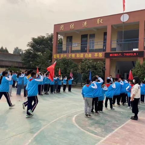 “喜迎建队日，争做好队员”——柳庄乡吕绪屯完全小学少年先锋队建队日入队仪式