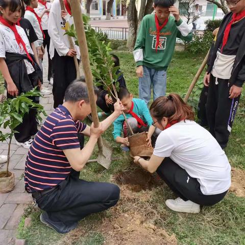 学雷锋，争做追“锋”少年-----------沙陂镇中心小学开展学雷锋系列活动