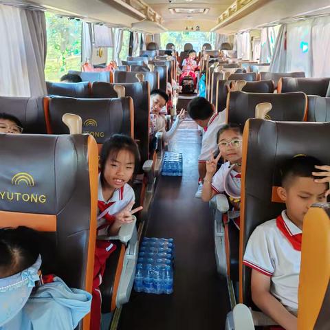 4月22日冯塘绿园与海南热带飞禽世界春季研学活动纪实