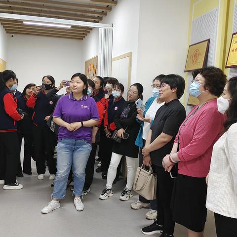 莱芜区民政局来道德街街道参观学习社工站建设经验