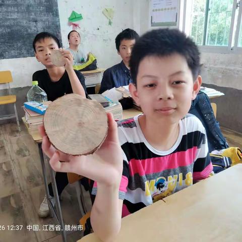 (洋河小学洪金秀)文化里有知识，木板上藏欢乐