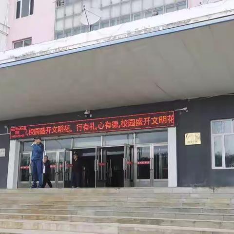 消防疏散演练，筑牢安全防线——三站中学防火灾疏散演练(1)