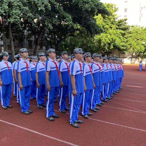 磨砺坚强意志 培养良好习惯———记海口一中初一年级新生军训第二天