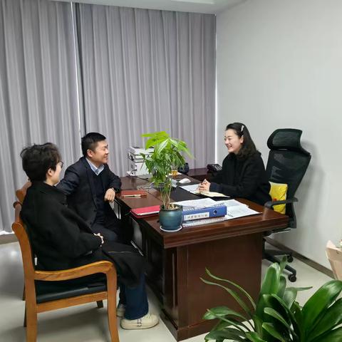 淮南分行党委副书记、副行长张海涛带领分行团委拜访团市委开展座谈交流