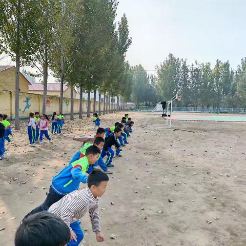 东村总校侯陵屯中心小学“逐光律动运动校园行，体育工程纪实”