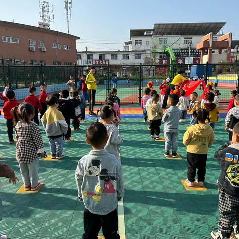 相机定格时光📷都是幸福的瞬间🥰 九龙幼儿园小一班周记