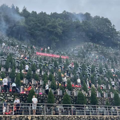 尤溪县文笔山陵园迎来农历八月祭扫高峰