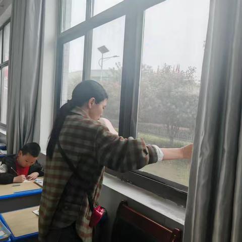 筑牢安全防线，守护校园净土——一学部校园违禁物品排查暨安全教育活动