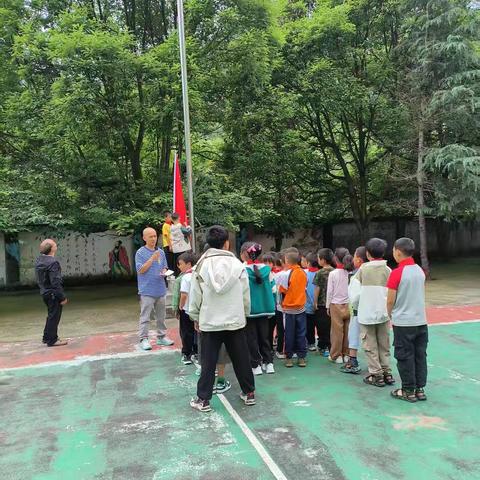 官庄学区溪口小学“六一儿童节”新少先队员入队仪式暨游园活动纪实