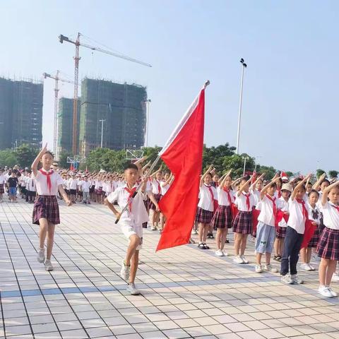 “学习二十大·争做好队员”—— 鹿寨县城南第二小学六一入队仪式活动