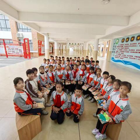 读故事，感悟文化之美——覃塘区实验小学二（2）班《童话故事》分享会