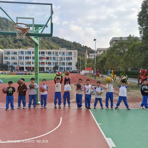 周南梅溪湖小学二年级篮球周四周五班美篇展