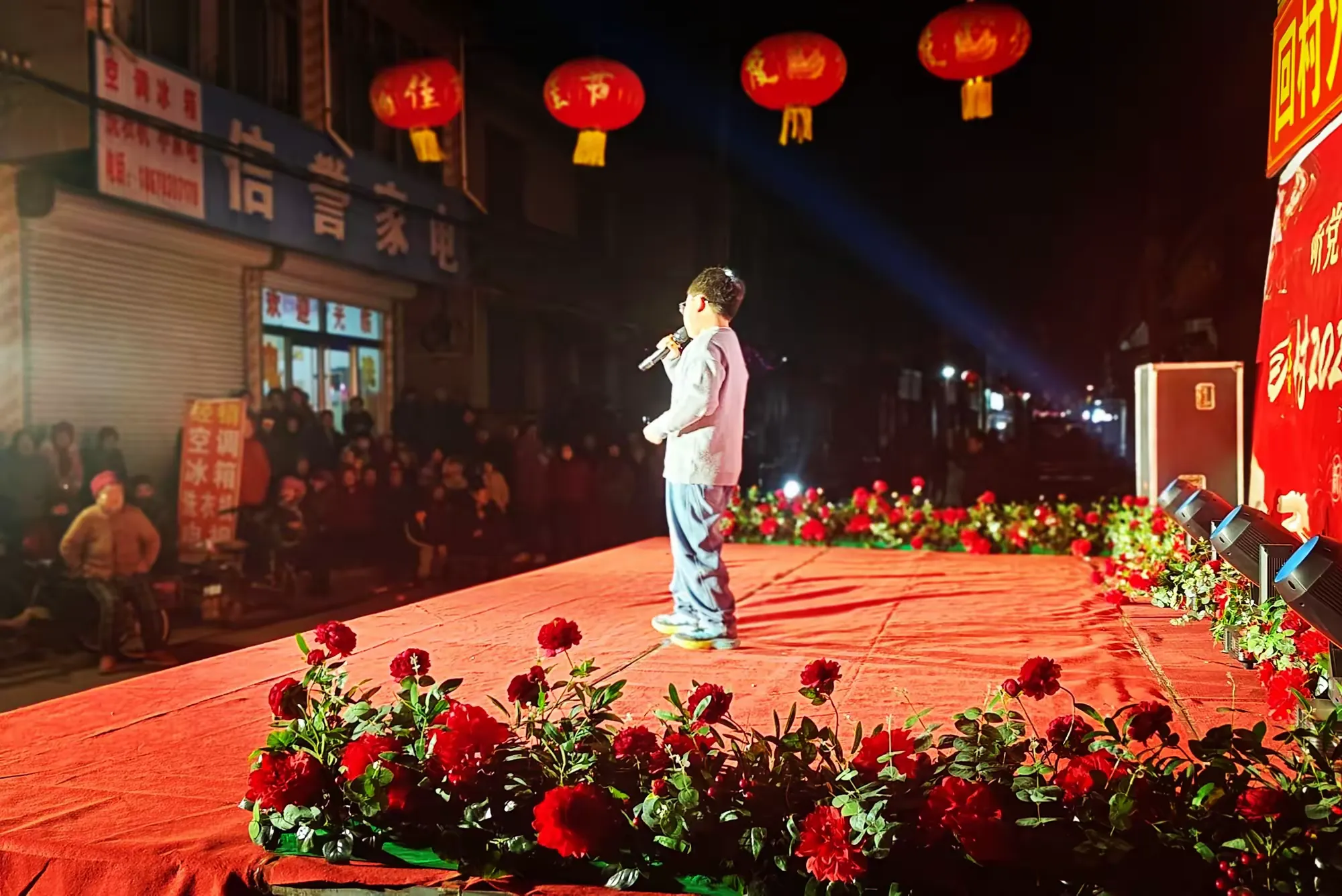 简篇-【瞰绣惠】我们的“村晚”,载着欢笑与星光驰骋向前