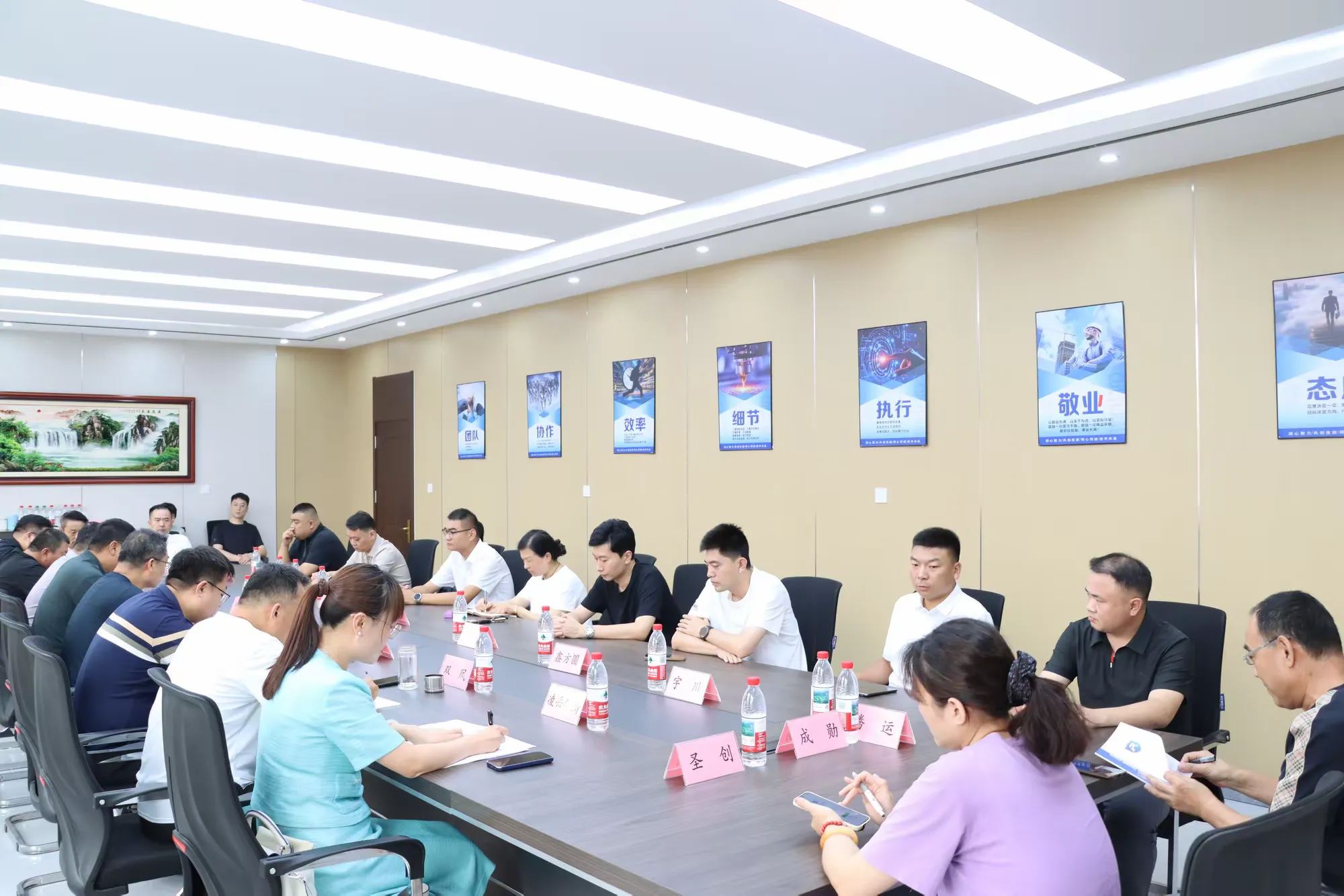简篇-【瞰绣惠】政企同心聚合力 赋能发展启新程