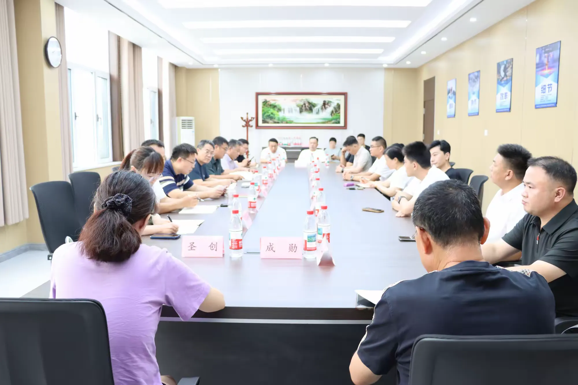 简篇-【瞰绣惠】政企同心聚合力 赋能发展启新程