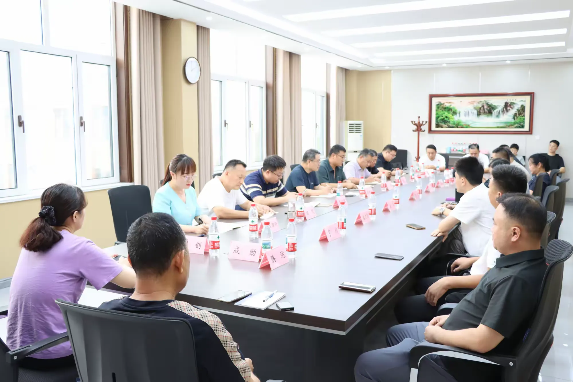 简篇-【瞰绣惠】政企同心聚合力 赋能发展启新程