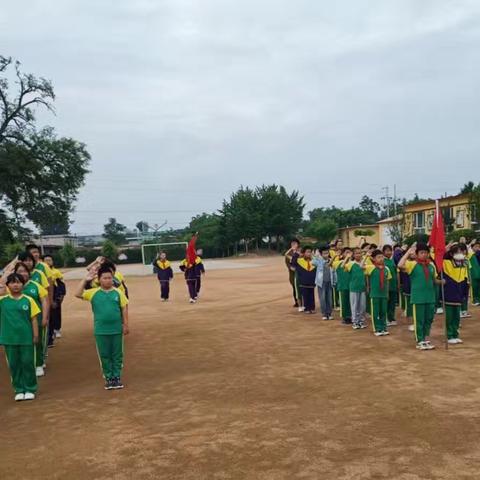 卢龙县燕河营镇西吴庄小学“红领巾爱祖国”新队员入队仪式