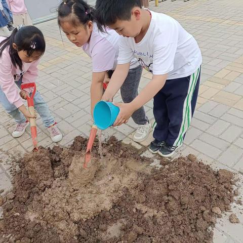 我和泥巴做朋友——张华镇中心幼儿园大一班