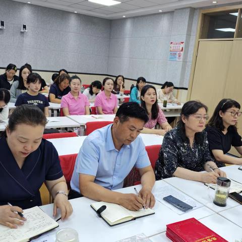 回望来时路   奋进新征程——碑林区钟楼小学期末工作总结会