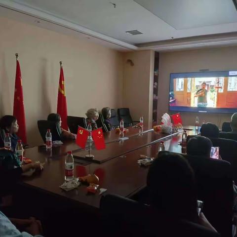 浓情秋意  爱在重阳  ——勤劳社区“我们的节日·重阳节”观影活动