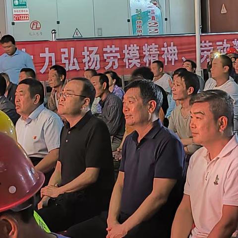 长治市总工会“三送三进”慰问演出走进长治市长丰片区棚户区改造工程项目工地