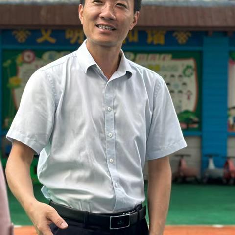 重抓细节保安全，用心呵护伴成长——郑启荣副市长莅临五指山市通什中心幼儿园进行调研工作