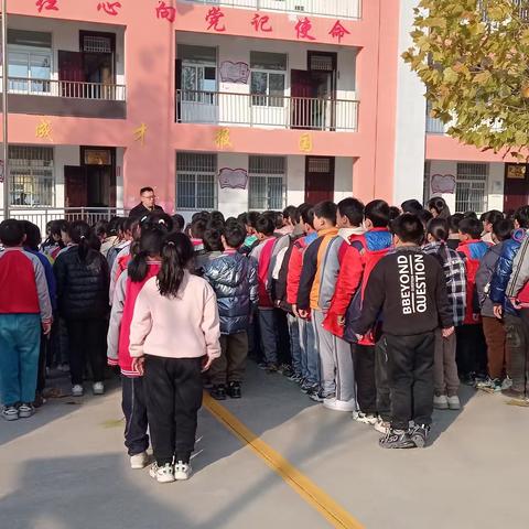 防踩踏筑安全--杨店小学防踩踏安全演练活动