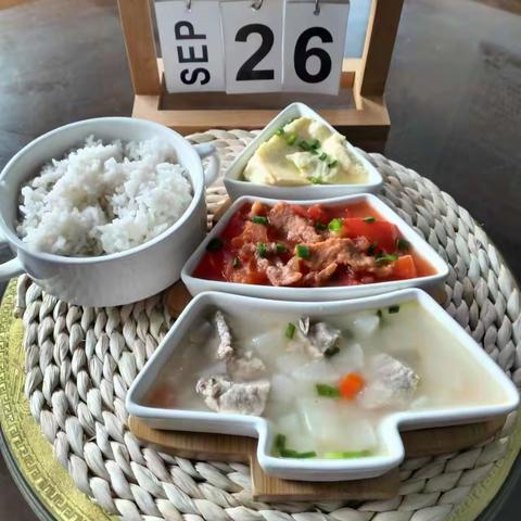 白鹅小博士幼儿园每日食谱