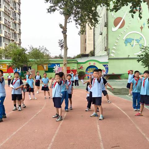 【校庆科技篇】航梦启航，纸翼飞扬——复兴区人民小学航天月，燃爆孩子们探索星辰大海的激情之旅！