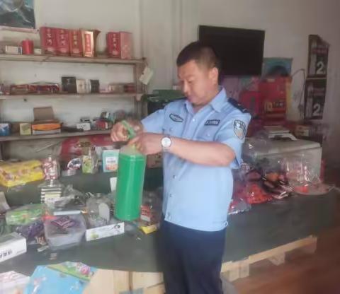 网格员开展节前消防安全隐患排查和宣传活动