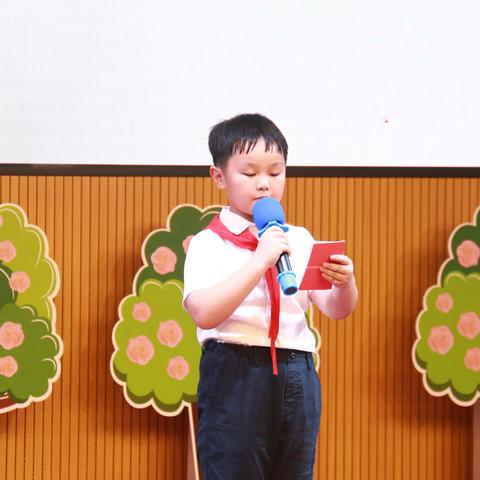 “童心向党，花开六一”——赣州市阳明小学新队员入队仪式