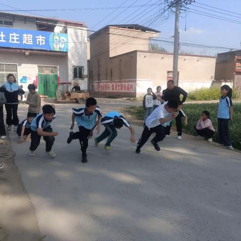 奔跑吧，少年！——记刘店乡杜庄小学百米跑活动