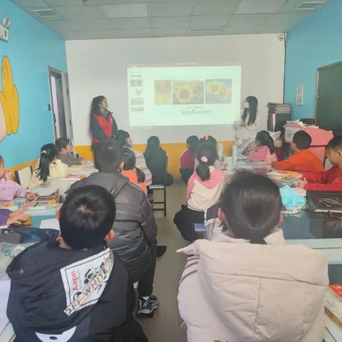 西港路街道万和城社区：《梵高的向日葵》主题绘画活动