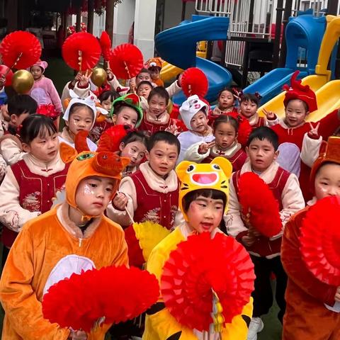 铁骑幼儿园【铁六班新年主题活动——红红火火过新年】