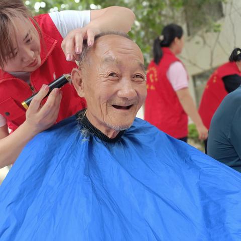 瓜甜粽香迎端午 情意浓浓暖人心