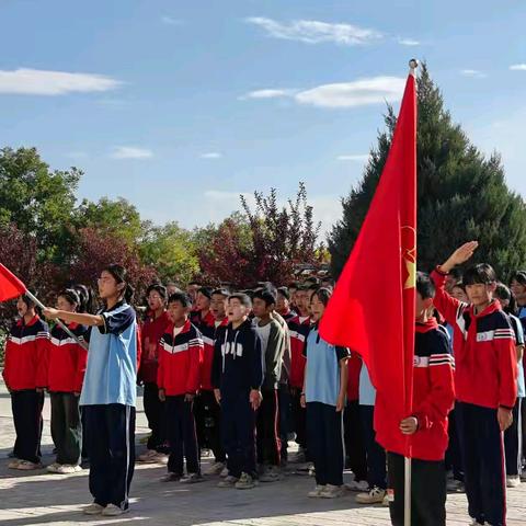 红领巾爱祖国｜六坝九年制学校举行“红领巾爱祖国”10·13主题队日活动暨新队员入队仪式