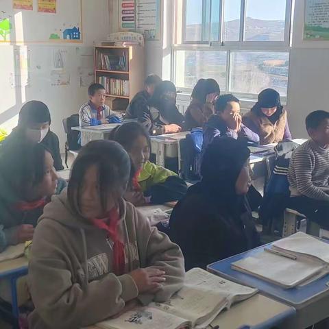 家校共育，静待花开——癿藏学区纳莫沟小学家长会