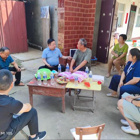 心系老党员 慰问暖人心