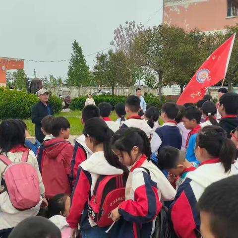 踏春而行 逐光成长 蒋李集镇第一明德小学春季远足活动纪实