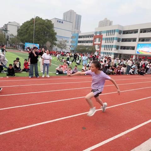 活力溢校园  运动展风彩 ‍——四(8)班田径运动会